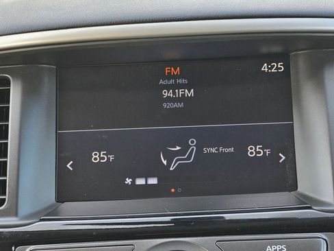 Used 2018 Nissan Pathfinder SV image 14