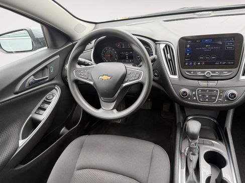 Used 2024 Chevrolet Malibu LT FWD image 11