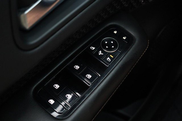 Certified 2023 Nissan Ariya FWD image 17