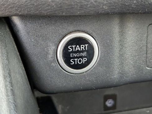 Used 2021 Nissan Rogue Platinum image 29