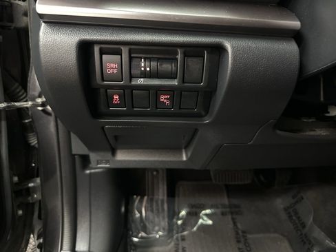 Used 2019 Subaru Crosstrek 2.0i Limited w/ Moonroof Package w/Navigation AWD/4WD image 35