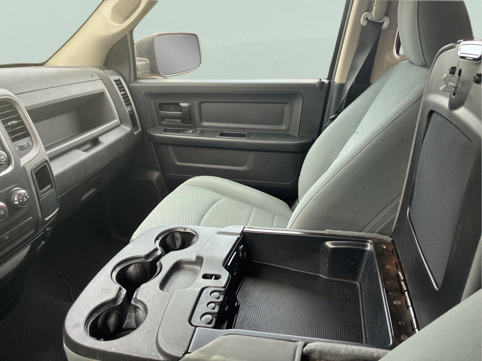Certified 2017 RAM 1500 Express AWD/4WD image 32