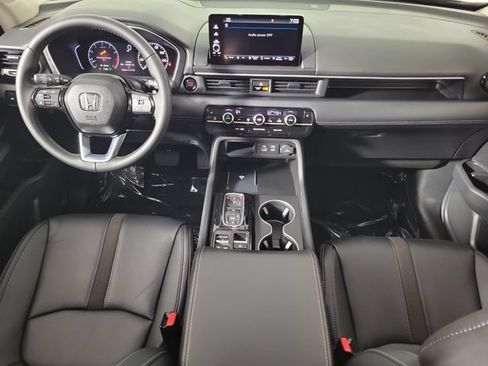 Used 2025 Honda Pilot EX-L image 17