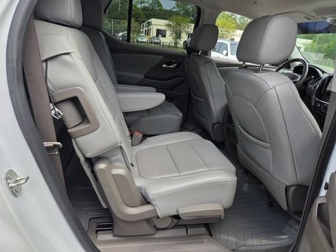 Used 2020 Chevrolet Traverse Premier FWD image 23