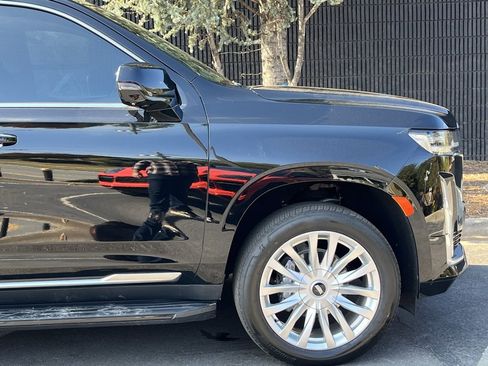 Used 2021 Cadillac Escalade Luxury image 21