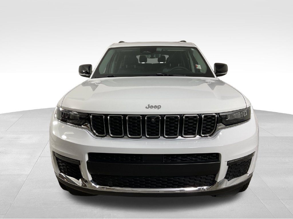 Used 2023 Jeep Grand Cherokee L Limited w/ Luxury Tech Group II AWD/4WD image 3