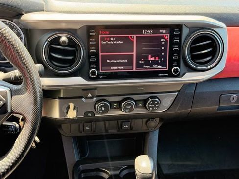 Used 2021 Toyota Tacoma SR5 RWD image 13