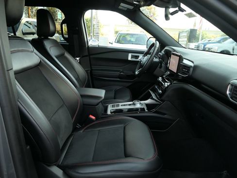 Certified 2023 Ford Explorer ST-Line w/ Class IV Trailer Tow Package RWD image 29
