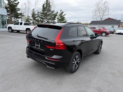Used 2025 Volvo XC60 B5 Core AWD/4WD image 6