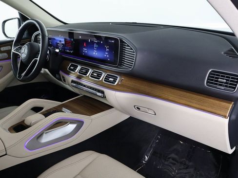 Certified 2025 Mercedes-Benz GLE 450e 4MATIC image 9