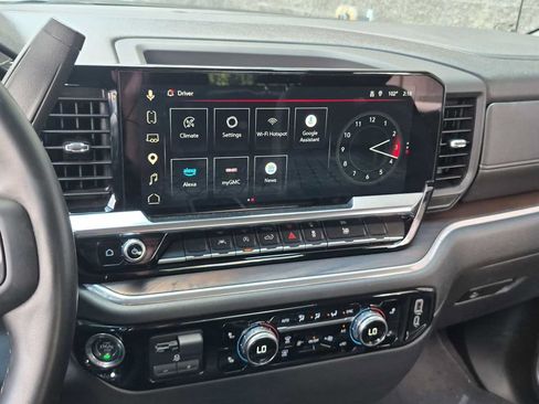 Used 2025 GMC Sierra 1500 SLT AWD/4WD image 26