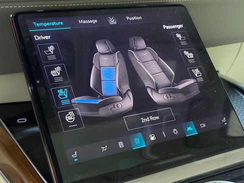 New 2025 Cadillac Escalade Sport Platinum w/ LPO, ONYX Package image 36