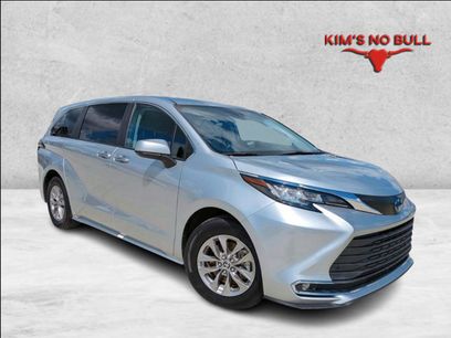 Certified 2022 Toyota Sienna XLE