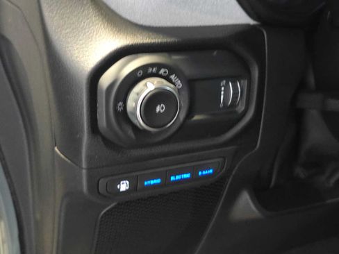 Used 2024 Jeep Wrangler Unlimited AWD/4WD image 23