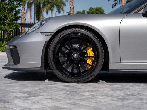 Used 2019 Porsche 911 Speedster RWD image 16