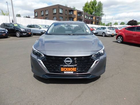 Used 2024 Nissan Sentra SV FWD image 19