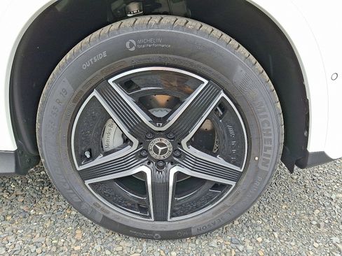 New 2025 Mercedes-Benz GLC 300 4MATIC image 8