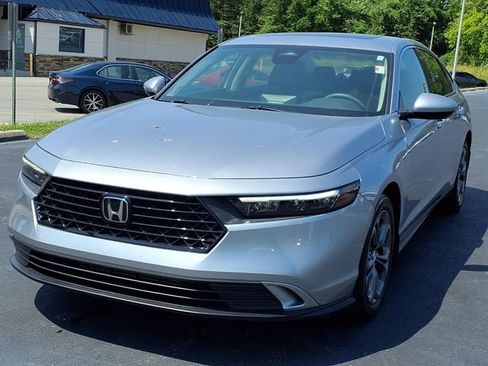 Used 2023 Honda Accord EX image 5