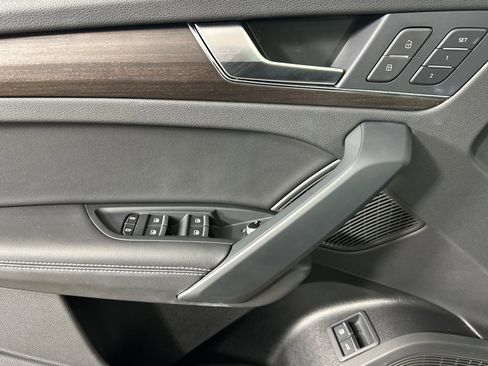 Used 2023 Audi Q5 e Premium Plus w/ Premium Plus Package image 10