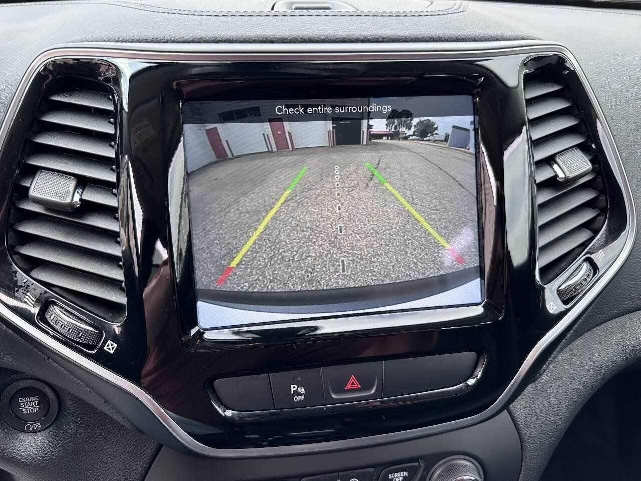 Used 2019 Jeep Cherokee Limited AWD/4WD image 11
