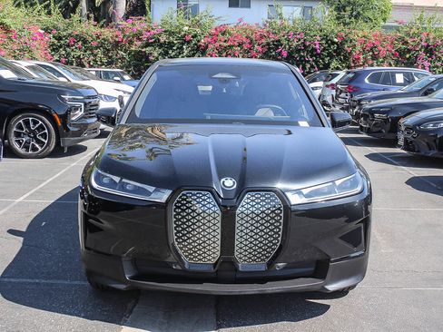 Used 2024 BMW iX xDrive50 w/ Convenience Package AWD/4WD image 3