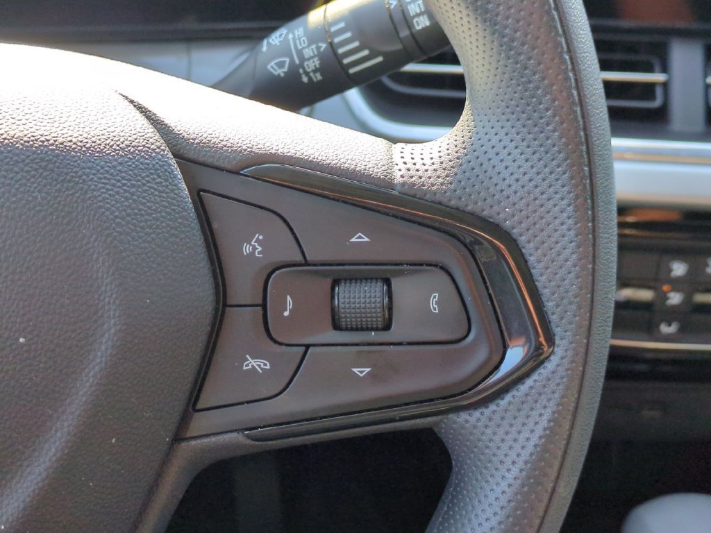 Used 2026 Chevrolet Trax LT FWD image 18