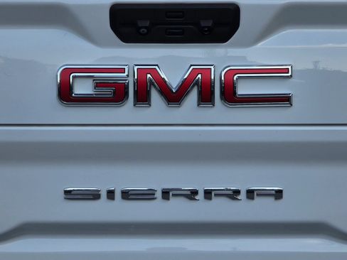 Used 2021 GMC Sierra 2500 AT4 w/ AT4 Premium Plus Package AWD/4WD image 39