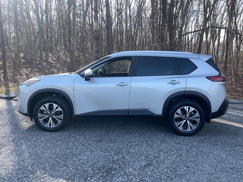 Used 2023 Nissan Rogue SV w/ SV Premium B Package AWD/4WD image 4