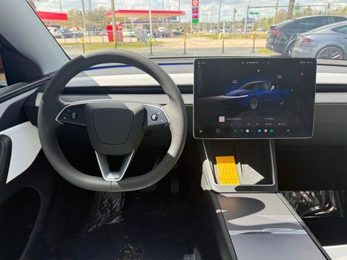 Used 2026 Tesla Model Y Long Range image 18