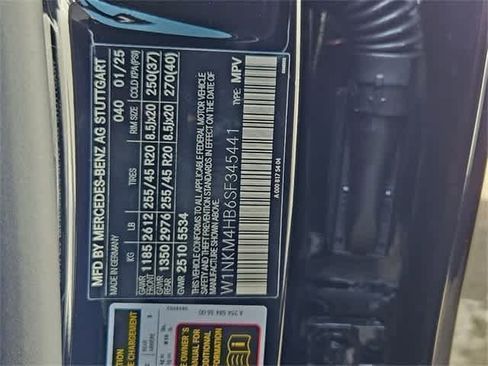 Used 2025 Mercedes-Benz GLC 300 4MATIC image 43