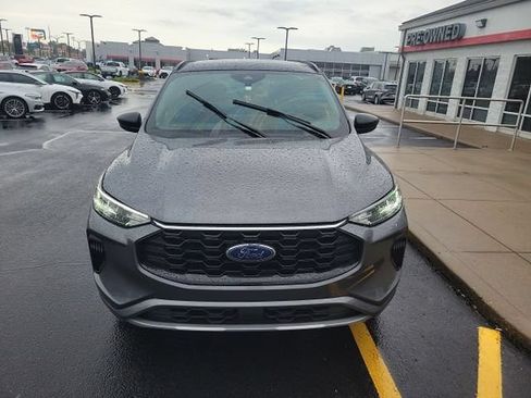 Used 2024 Ford Escape ST-Line w/ Tech Pack #1 AWD/4WD image 2