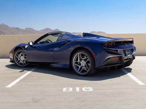 Used 2022 Ferrari F8 Tributo RWD image 7