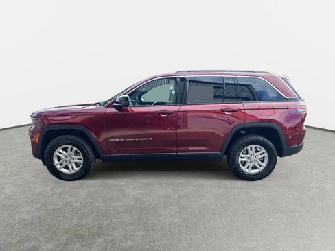 New 2025 Jeep Grand Cherokee Laredo AWD/4WD image 8