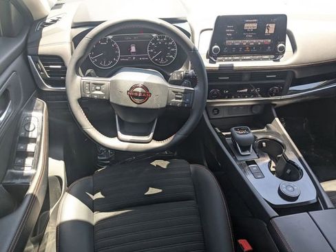 Used 2026 Nissan Rogue SV AWD/4WD image 27