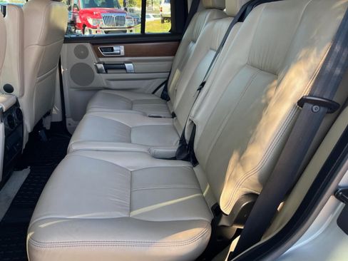 Used 2016 Land Rover LR4 HSE LUX image 33