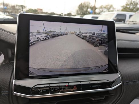 New 2026 Jeep Compass Latitude image 26