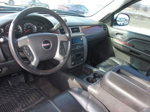 Used 2009 GMC Sierra 1500 SLT w/ Suspension Package, Off-Road image 9