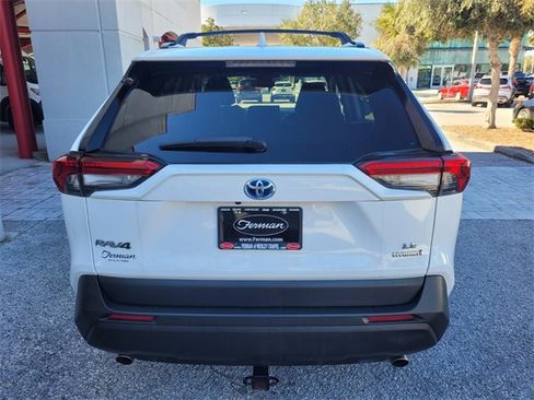 Used 2022 Toyota RAV4 LE image 11