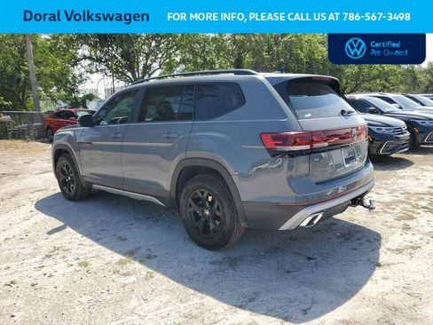Used 2024 Volkswagen Atlas Peak Edition SE AWD/4WD image 15