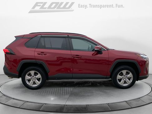 Used 2022 Toyota RAV4 XLE image 9