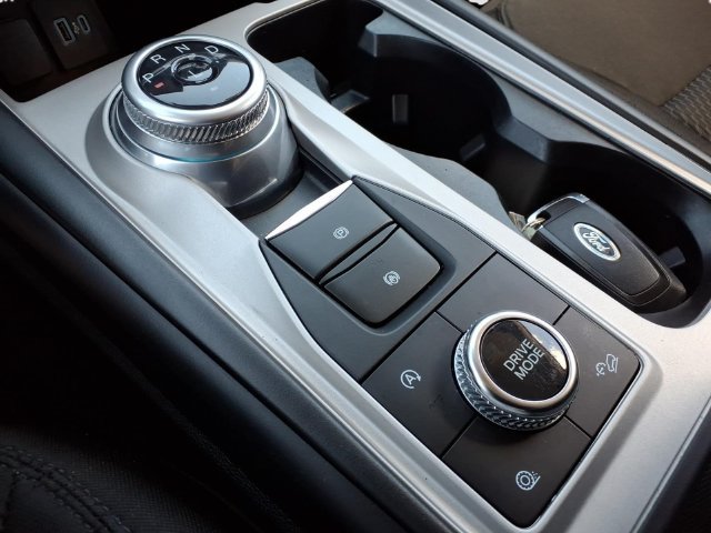 Used 2023 Ford Explorer XLT AWD/4WD image 13