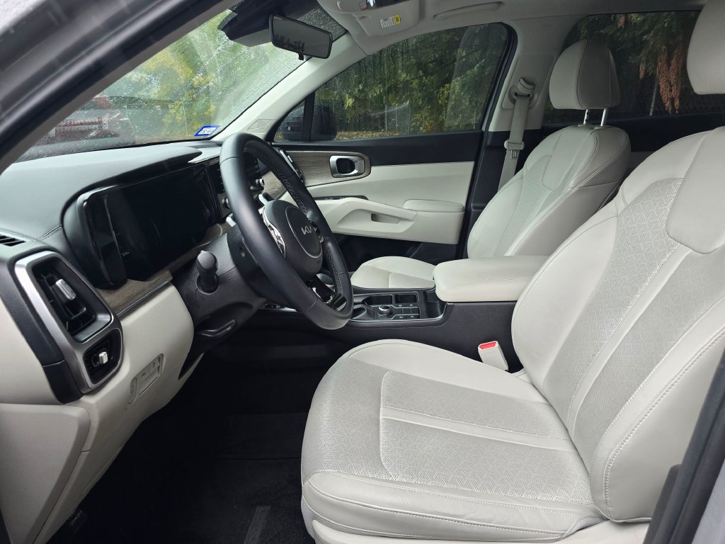 Certified 2023 Kia Sorento S w/ Panoramic Sunroof Package AWD/4WD image 6