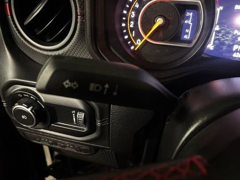 Used 2024 Jeep Wrangler Unlimited Rubicon w/ Convenience Group AWD/4WD image 21