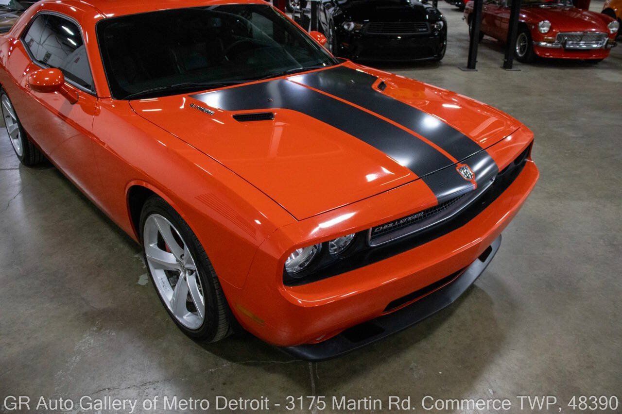 Used 2009 Dodge Challenger SRT8 w/ SRT Option Group II RWD image 13