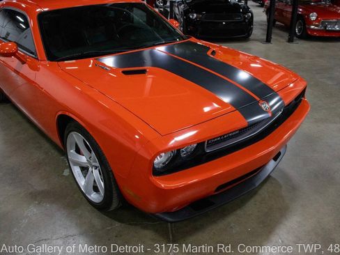 Used 2009 Dodge Challenger SRT8 w/ SRT Option Group II RWD image 13