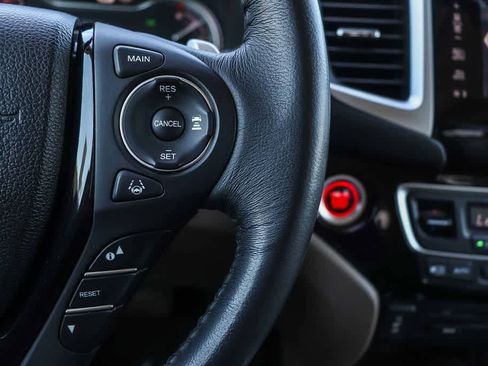 Used 2017 Honda Pilot Touring image 28