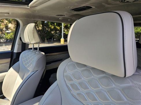 Used 2021 Hyundai Palisade Calligraphy image 17