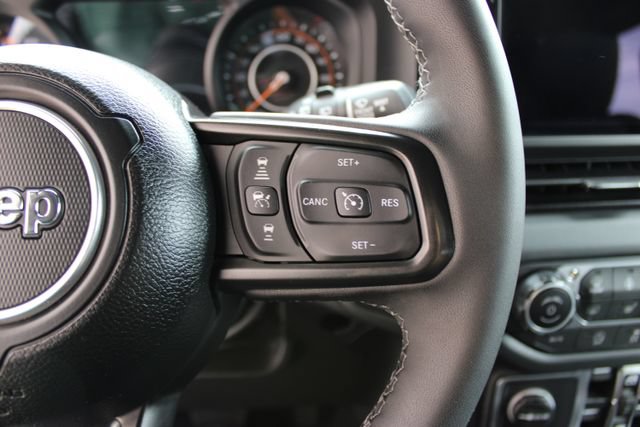 Used 2025 Jeep Wrangler Unlimited Rubicon AWD/4WD image 21