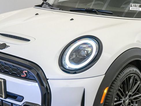 Certified 2024 MINI Cooper S FWD image 9