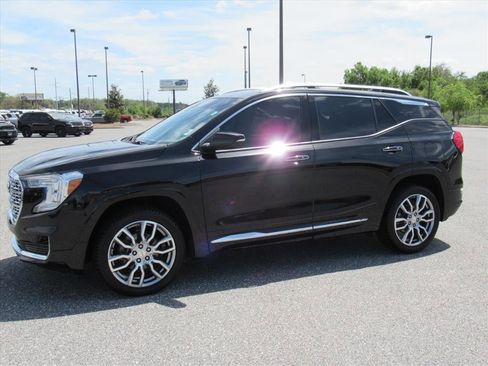 Used 2022 GMC Terrain Denali w/ LPO, Floor Liner Package AWD/4WD image 4